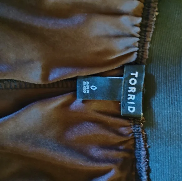 Elegant Gold Pleated Skirt By Torrid - Picture 5 of 5